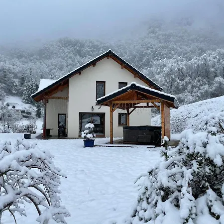Gite Au Coeur Du Noyau Aiguebelette-le-Lac Exterior photo